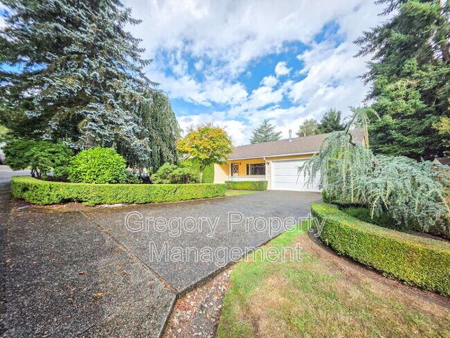 Building Photo - 4155 West Lake Sammamish Pkwy NE