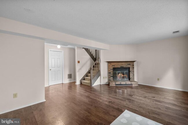 Building Photo - 6832 Heatherway Ct