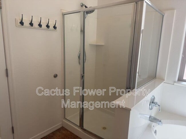 Building Photo - 749 E La Costa Dr