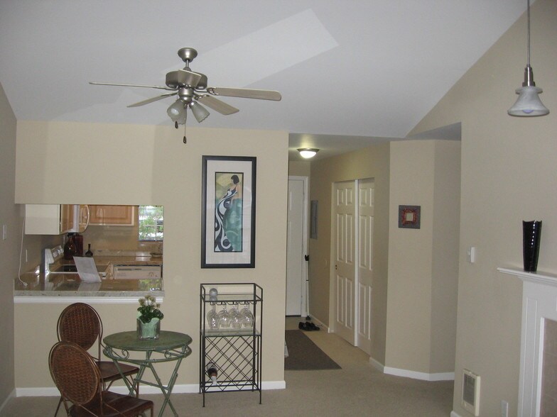 Living room - 11112 NE 124th Ln