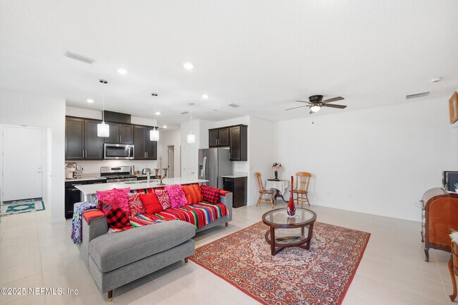 Building Photo - 607 Blind Oak Cir