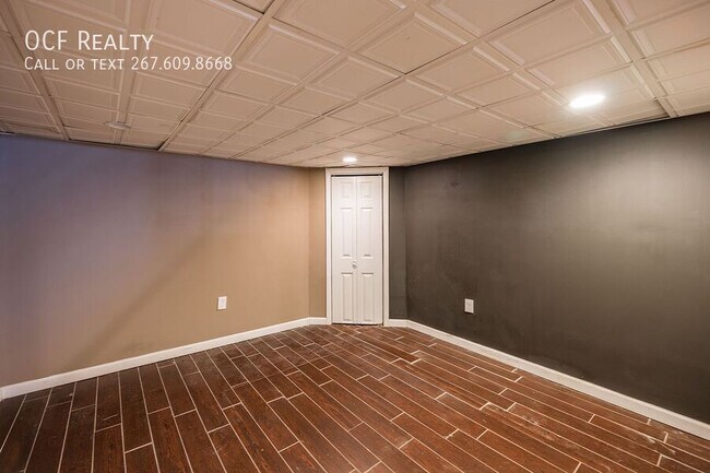 Building Photo - 835 N Newkirk St