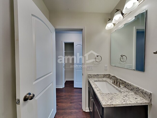 Building Photo - 222 Rambling Rd