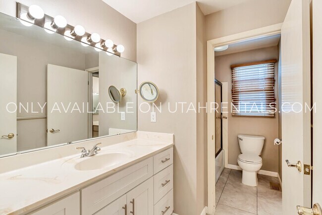 Building Photo - 3676 N 870 E