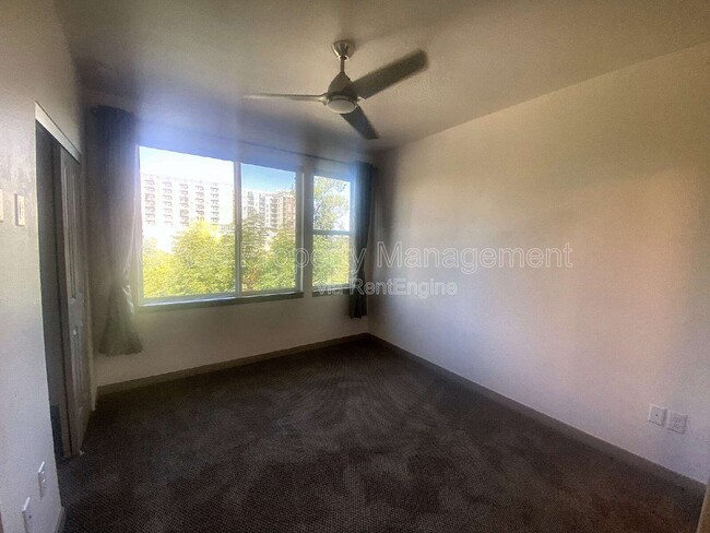 Building Photo - 2200 Tremont Pl