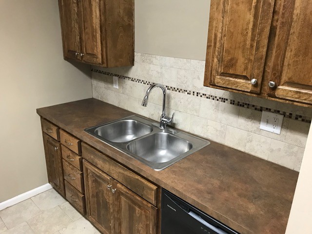 Building Photo - 602 W Gay St