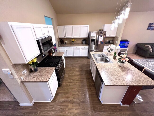 Building Photo - 11004 Cain Harvest Dr