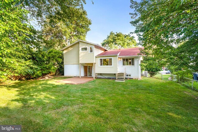 Building Photo - 6503 Friars Ct