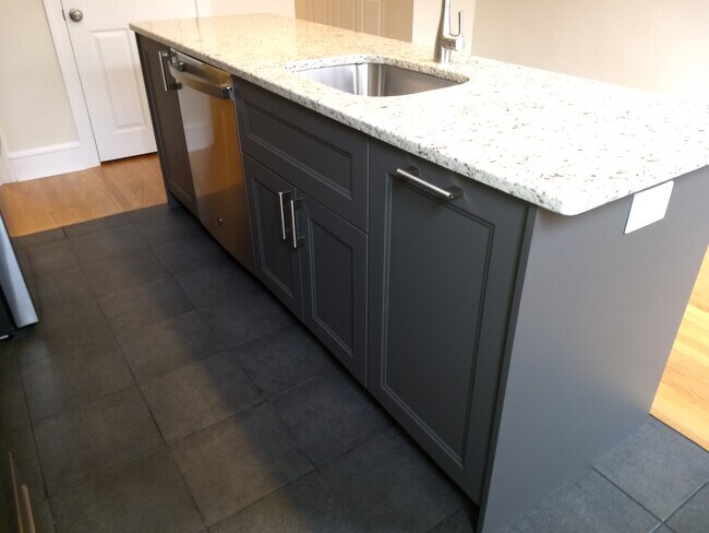 Building Photo - 5836 Alter St