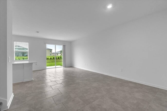 Building Photo - 3157 Laurent Lp