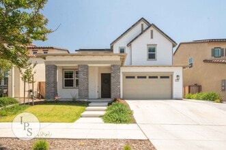 Building Photo - Madera Tesoro Viejo - Beautiful Hillside Village 2-Story Home, 4BR/3BA, SOLAR, Community Pool + L...