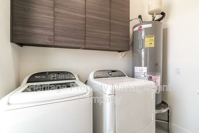 Building Photo - 719 Eleanor Ave