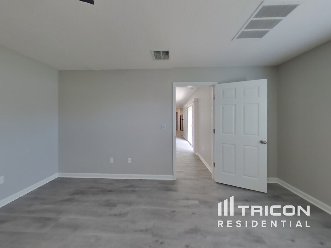 Building Photo - 77009 Birdseye Ct