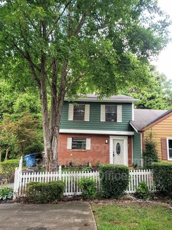 Building Photo - 5031 Village Green Way