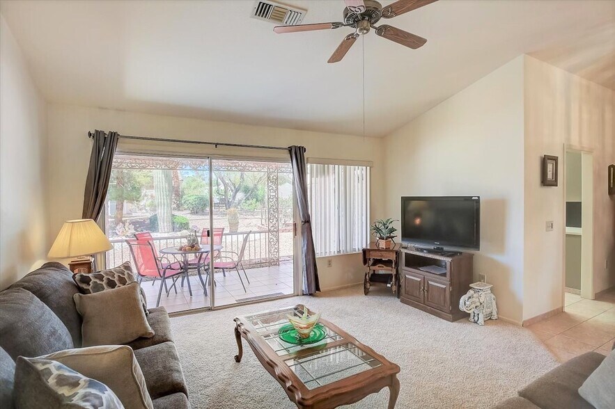Building Photo - 3013 Sungold Dr
