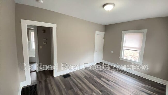 Building Photo - 821 Sixteenth Avenue