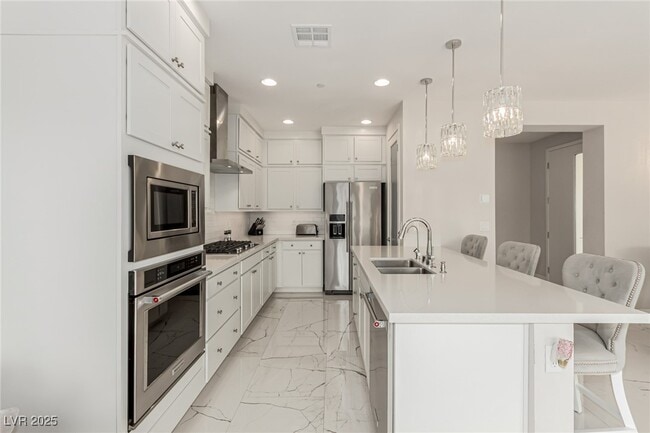 Building Photo - 11297 Gravitation Dr