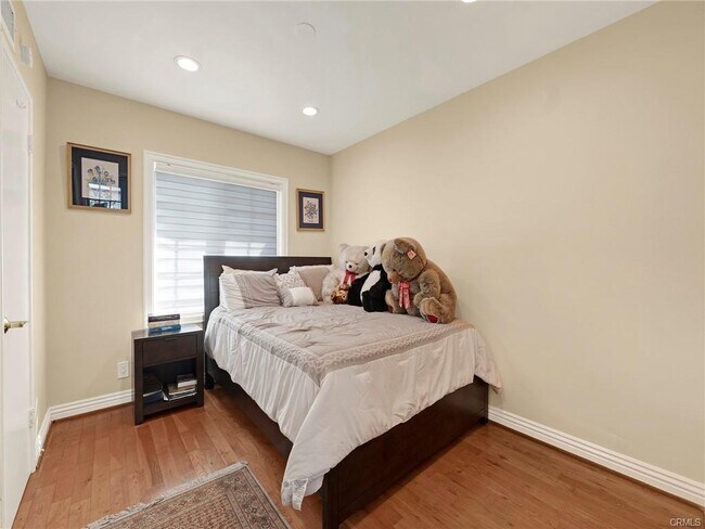 Building Photo - 5310 Nestle Ave