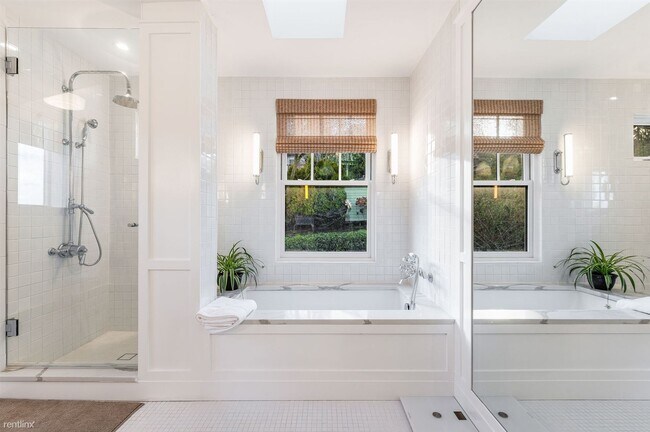 Building Photo - 5 br, 3.5 bath House - 903 Lakeside Avenue...