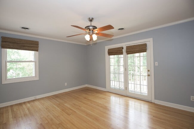 Building Photo - Stunning home in Weymouth Woods Southern P...