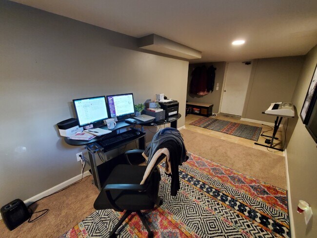 Building Photo - New Property Available for Rent in Saint L...