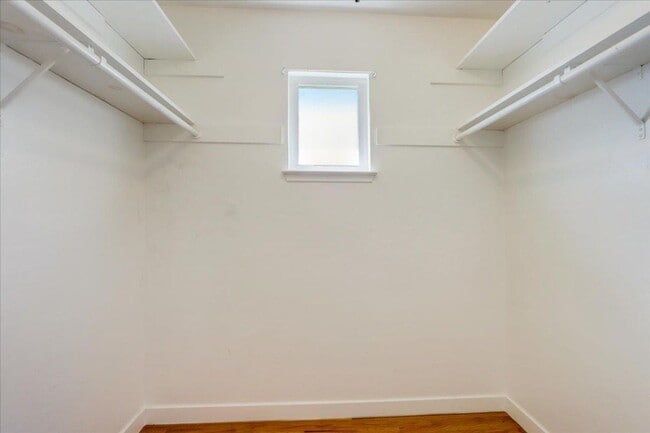 Building Photo - 4 Bedroom Home in Strawberry Park Stunner