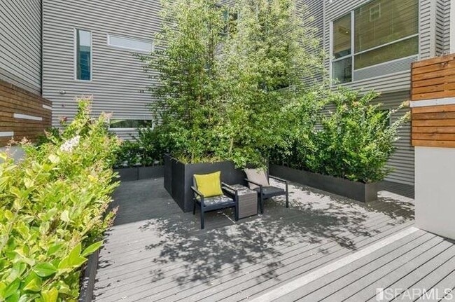 Building Photo - EPIC REA /AZARI PM; Beautiful large, corne...