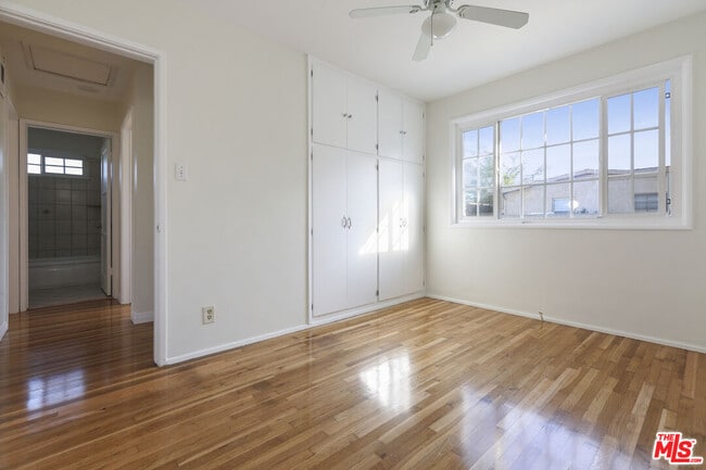 Building Photo - 8326 Barnsley Ave