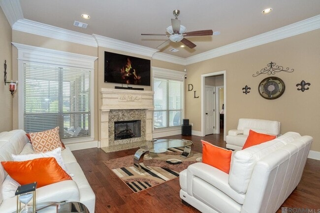 Building Photo - 9430 Magnolia Crossing Dr