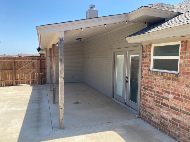 Covered Patio in Backyard - 4114 Huntleigh Dr
