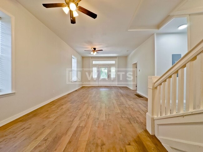 Building Photo - 1022 28th Pl S