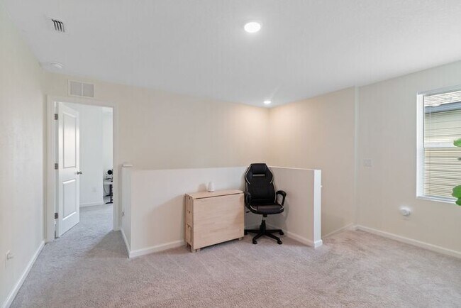 Building Photo - 4 Bed, 2.5 Bath Hidden Creek Home for Lease!