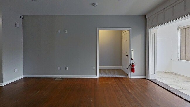 Building Photo - 6032 Walnut St