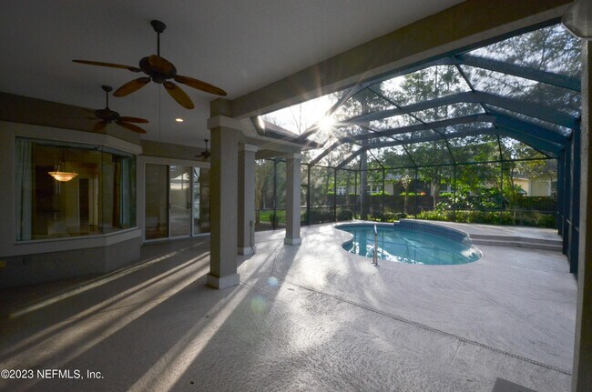 Building Photo - 11712 Blackstone River Dr