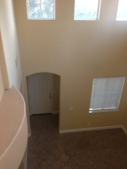 Building Photo - 2141 Buck River St