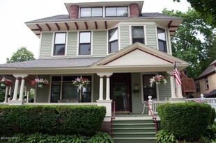 Building Photo - 179 Caroline Street