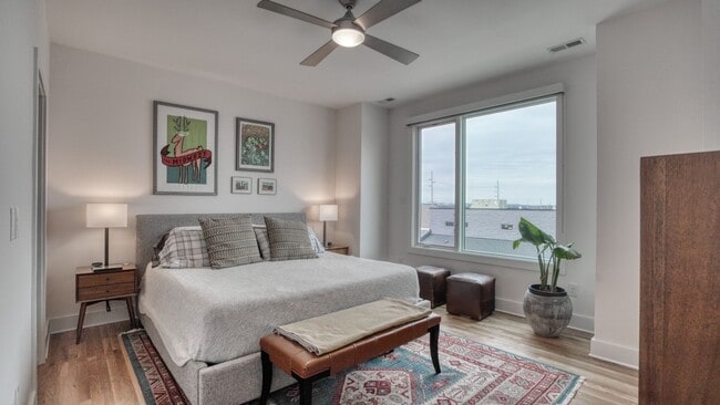 Building Photo - 3 Bedroom Townhome in 5 Points with Private Garage and Rooftop Deck