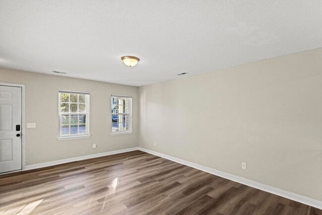 Building Photo - 307 Burley Dr