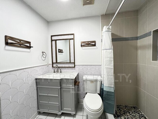 Building Photo - 25 Plain View Drive - Unit B
