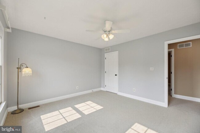 Building Photo - 2042 Clarkson Dr