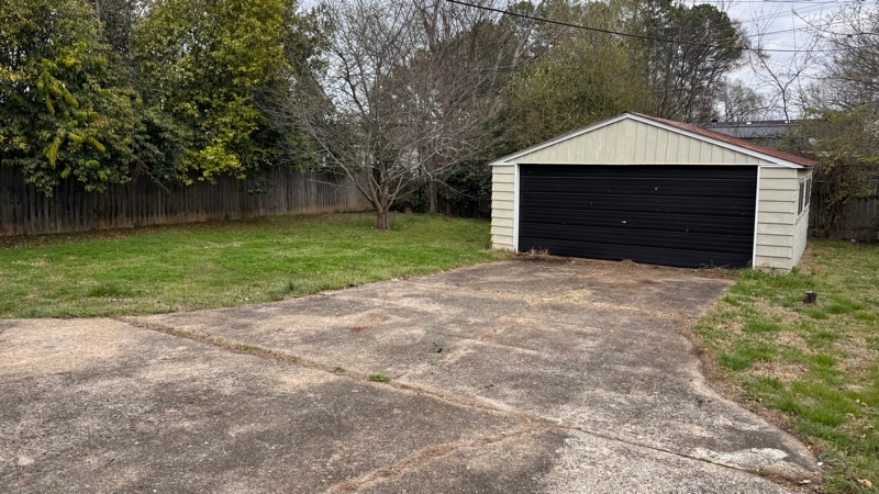 Building Photo - 100 Rees Ave