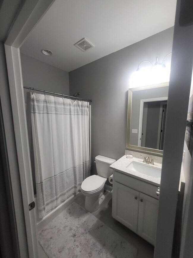 Building Photo - REDUCED!  5 bedroom/4 bath house in Berkshire Forest