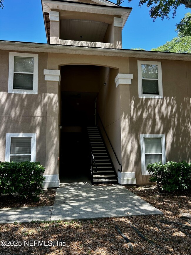 Building Photo - 6788 Manotak Oaks Dr