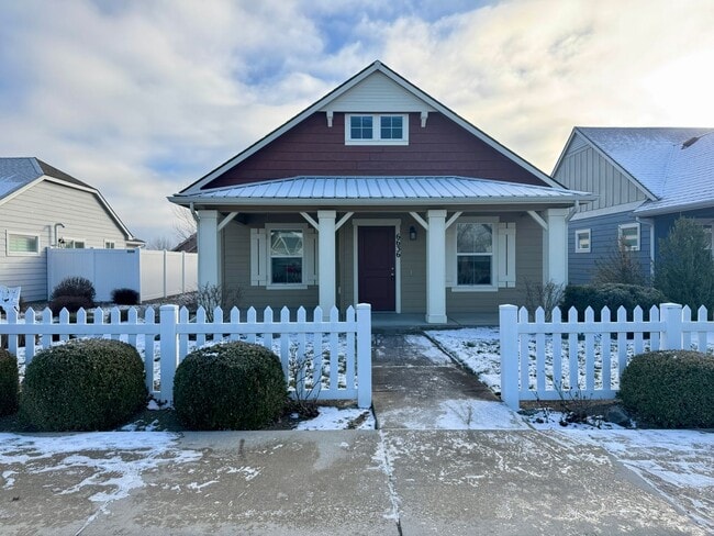 Building Photo - 2-Bed Home with Bonus Room & Large 2-Car Garage in Coeur d’Alene