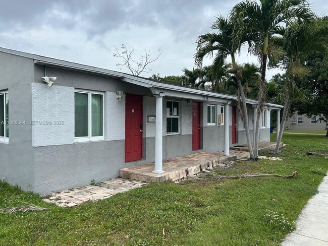 Building Photo - 2214 N 25th Ave