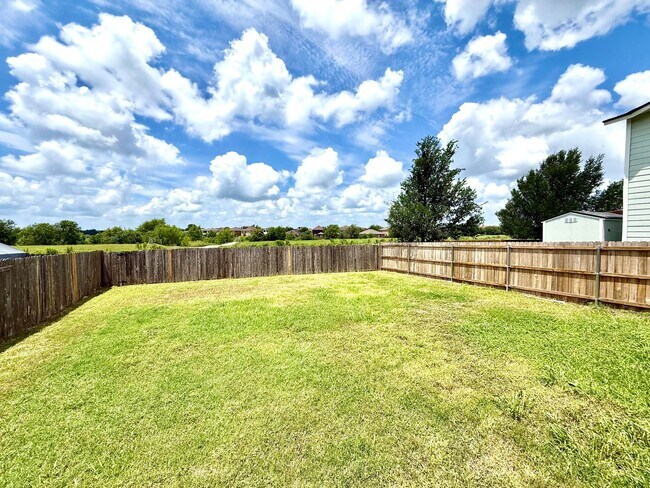 Building Photo - House in SE Austin Near Airport and Tesla!
