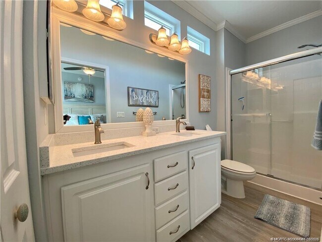 Building Photo - 18 NE Nautical Pl