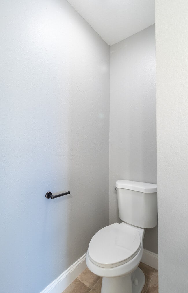 Building Photo - 926 Warrior Hill Dr