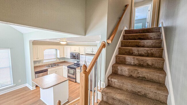 Building Photo - 831 Landing Dr