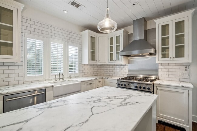 Building Photo - 6036 Feagan St